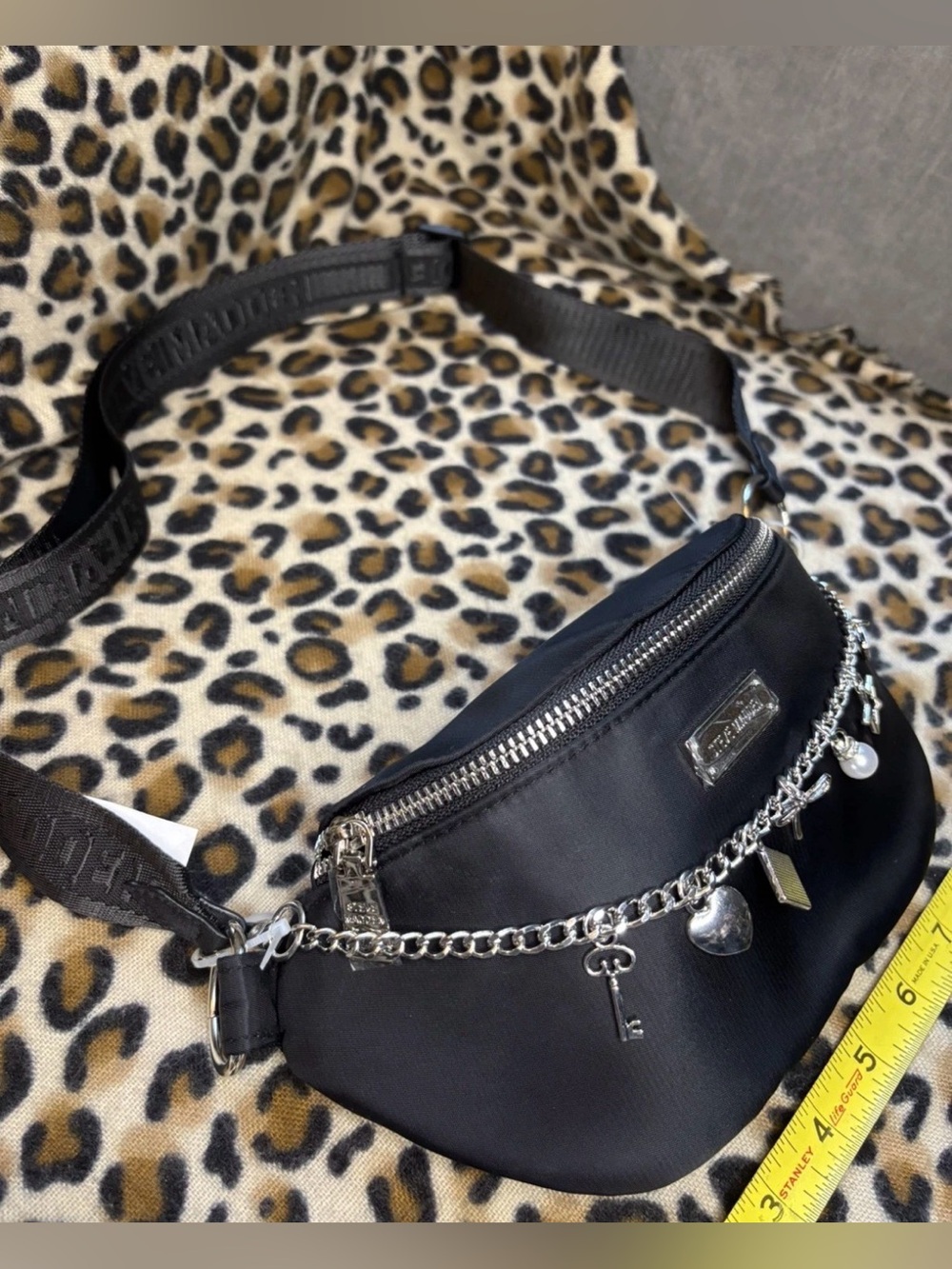 Steve Madden Fanny Pack Black w/Silver decorative bag chain New/been stored💜 - Picture 7 of 12